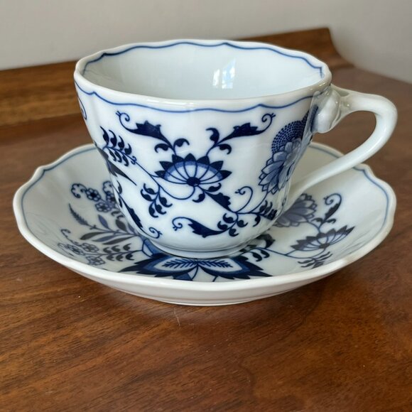 Set of 4 Blue Danube Tea Cups and Saucers Porcelain Onion Pattern Vintage Japan - Picture 3 of 9